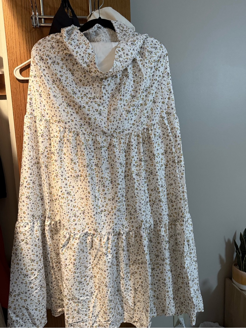 SHEIN White Floral Strapless Tiered Dress